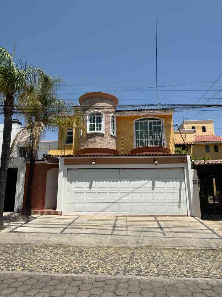 casa en venta calle santo tomas de aquino arcos de guadalupe zapopan jalisco p4yK9Qj